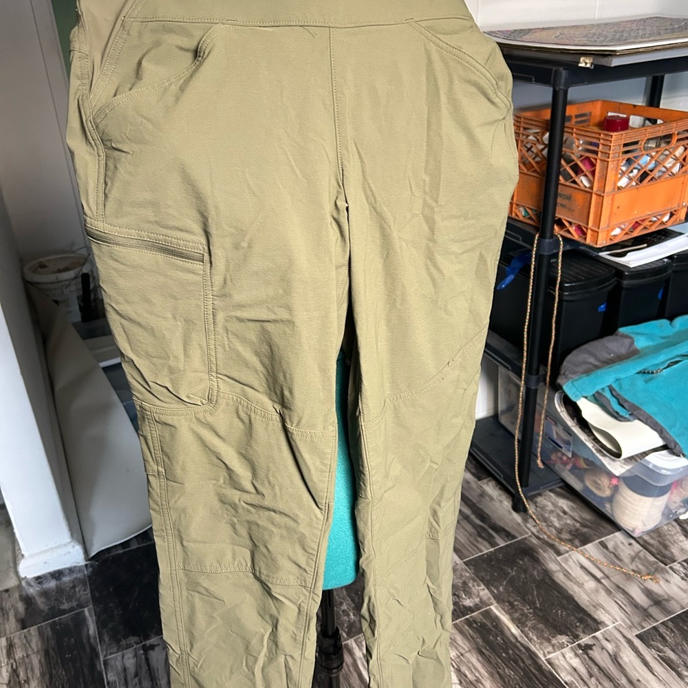 Duluth Trading Women’s Size 14 Olive Green Cargo Pants Stretchy